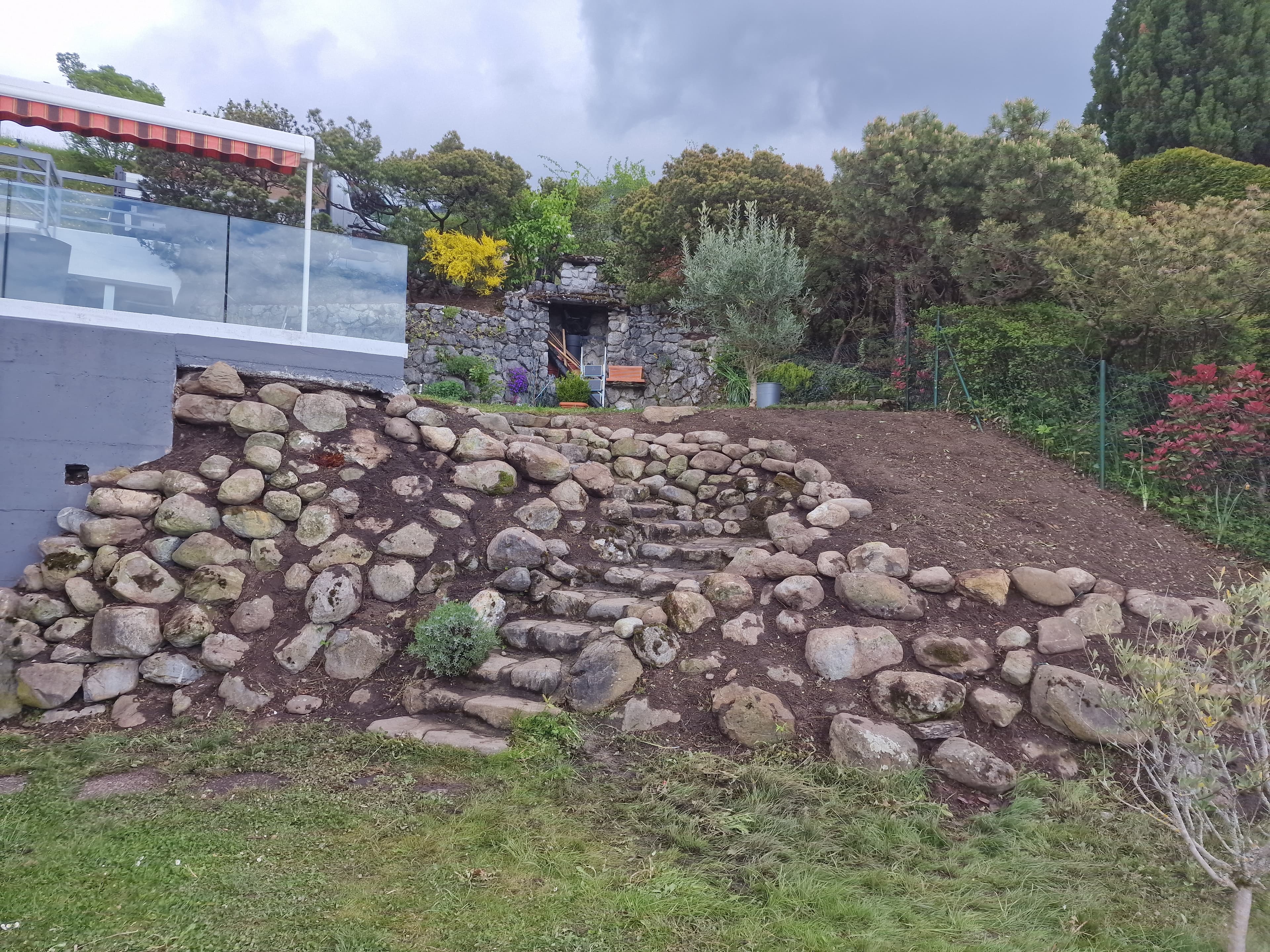 Aménagement rocaille avant transformation - Projet paysager Riviera